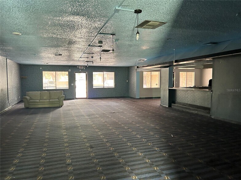 More Photos Of 4656 Commercial Way, Spring Hill Flex For Lease