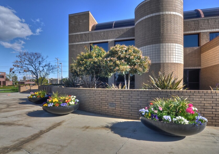 More Photos Of 62 Corporate Park, Irvine Medical For Lease