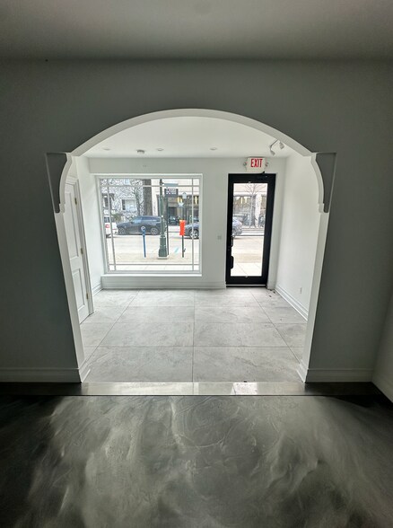 More Photos Of 363-369 E Maple Rd, Birmingham Office Residential For Lease