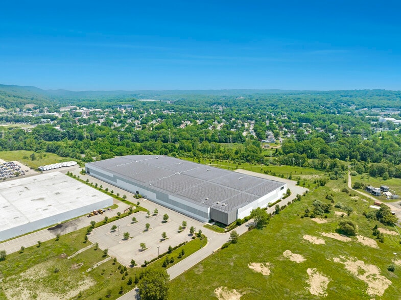 More Photos Of 100 Performance Dr, Mahwah Distribution For Lease