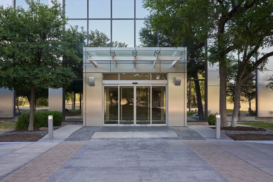 More Photos Of 9601 McAllister Fwy, San Antonio Office For Lease