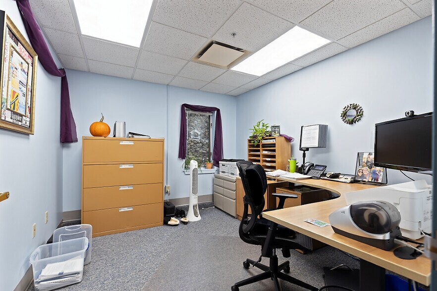 More Photos Of 219 Capitol St, Augusta Office For Lease