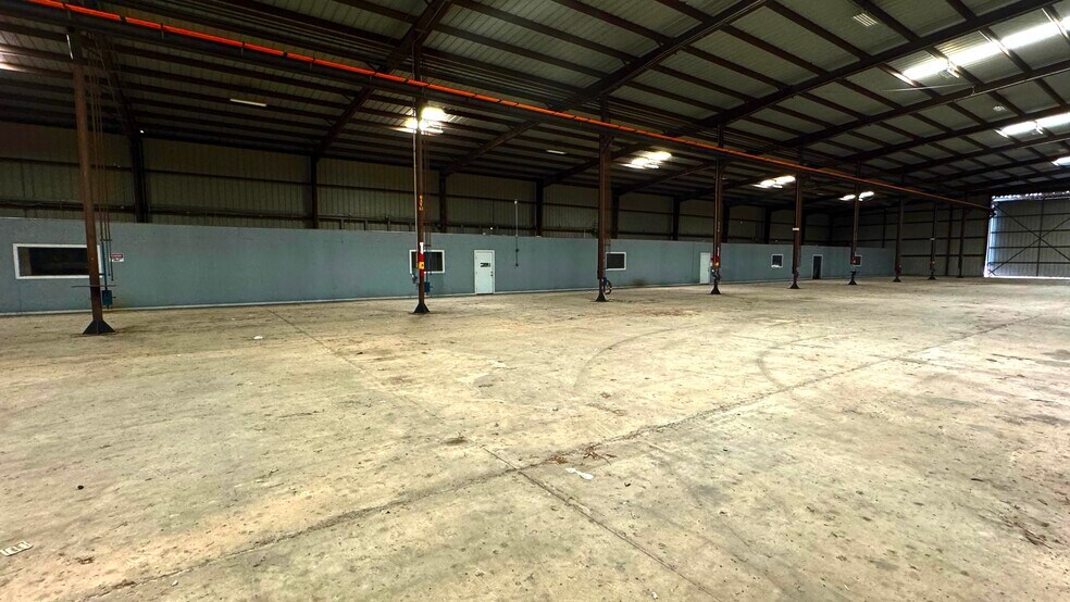 More Photos Of 5806 E Grimes Ave, Harlingen Manufacturing For Sale