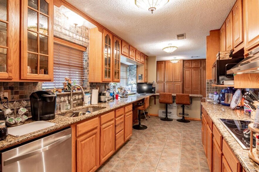 More Photos Of 30729 Mcguinness Dr, Spring Office For Sale