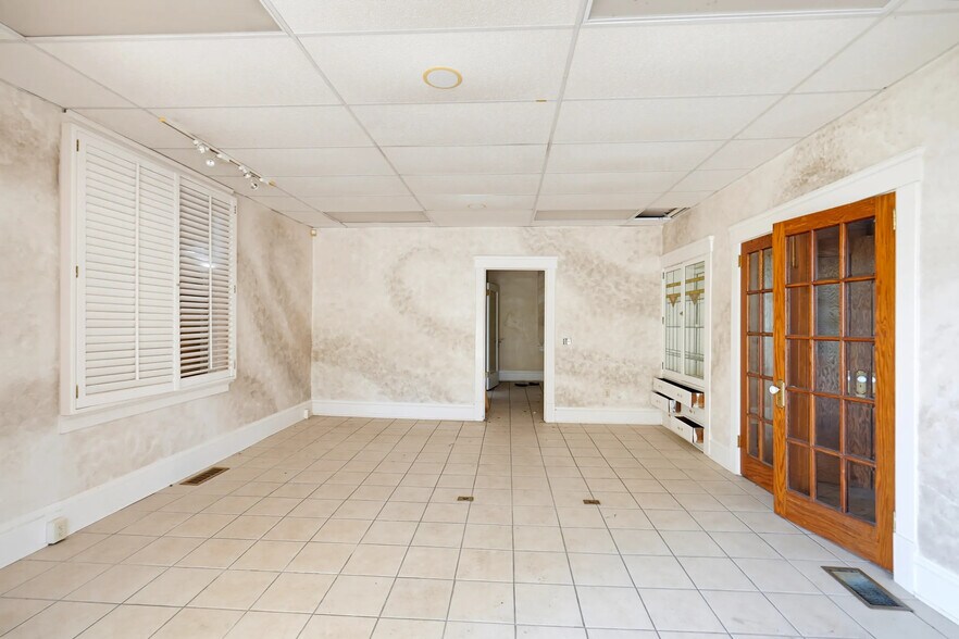 More Photos Of 3400 W Tuscarawas St, Canton Freestanding For Sale