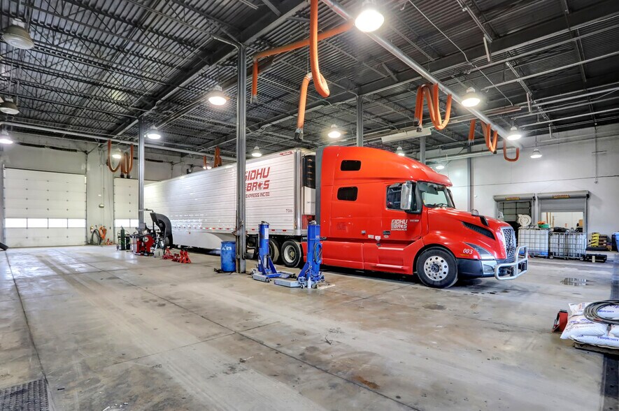 More Photos Of 1116 W County Road 450 N, Brazil Truck Terminal For Lease