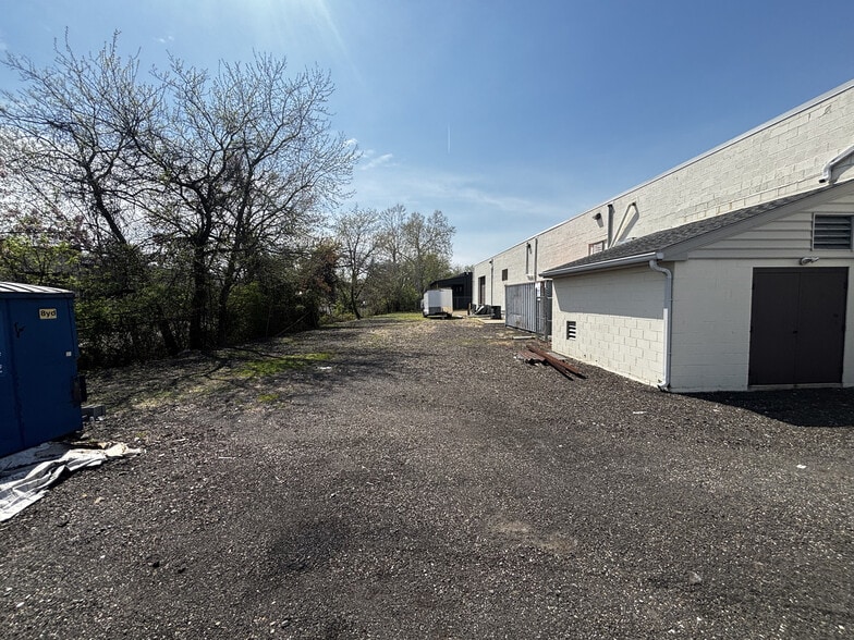 More Photos Of 950 Miller Ave, Croydon Warehouse For Sale