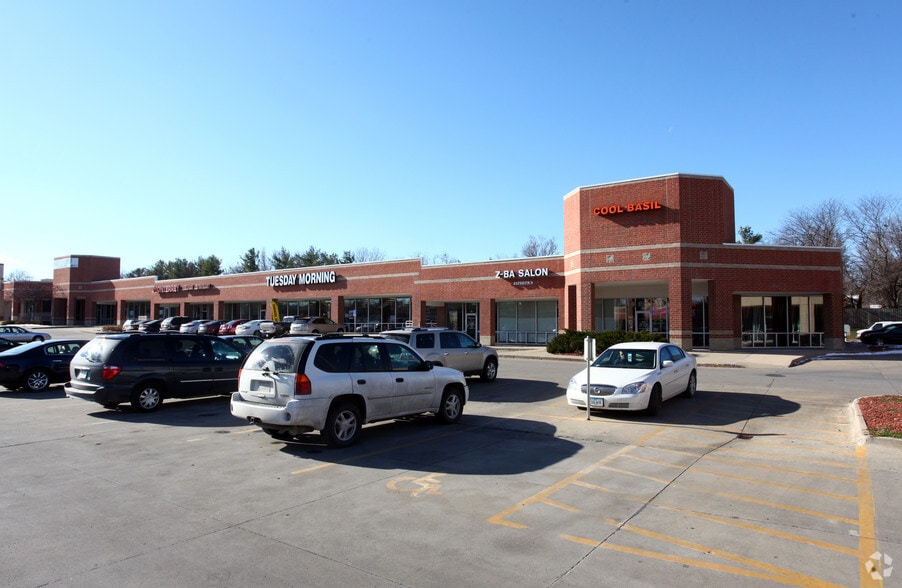 More Photos Of 8801 University Ave, Clive Unknown For Lease