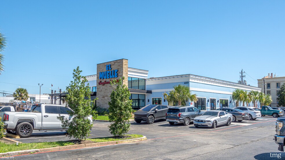 More Photos Of 6501 SW Freeway, Houston Restaurant For Sale