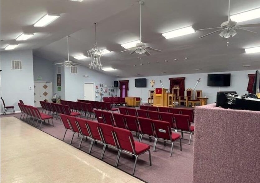 More Photos Of 201 N Lynchburg St, Chestertown Religious Facility For Sale