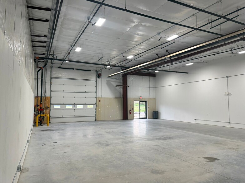 More Photos Of 214 W South St, Elburn Industrial For Lease
