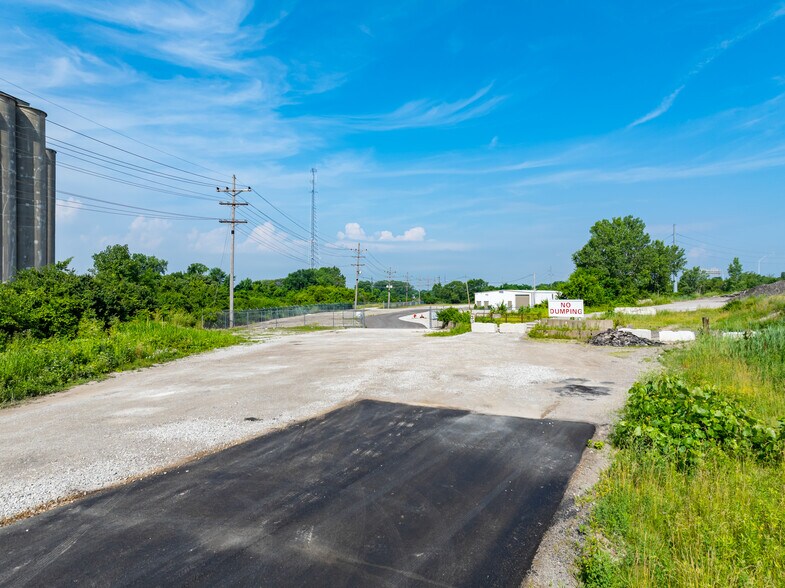 More Photos Of 4100 Truro Station Service Rd, Columbus Manufacturing For Sale