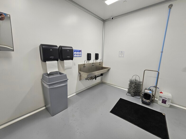 More Photos Of 657 North 1500 West, Orem Specialty For Lease