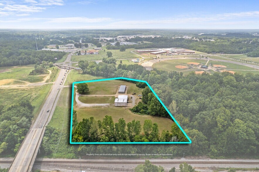 More Photos Of 504 S Harper Rd, Corinth Showroom For Sale