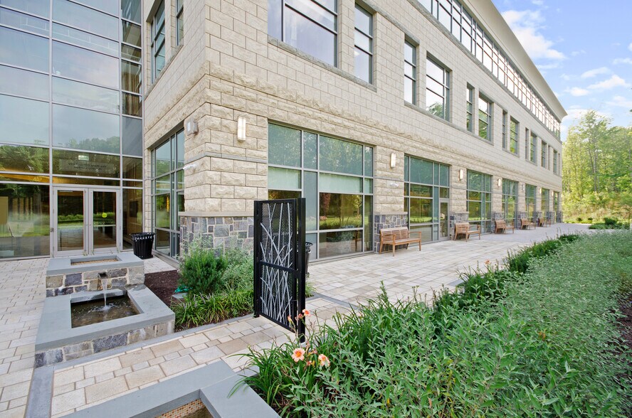 More Photos Of 201 N Mountain Rd, Plainville Medical For Lease