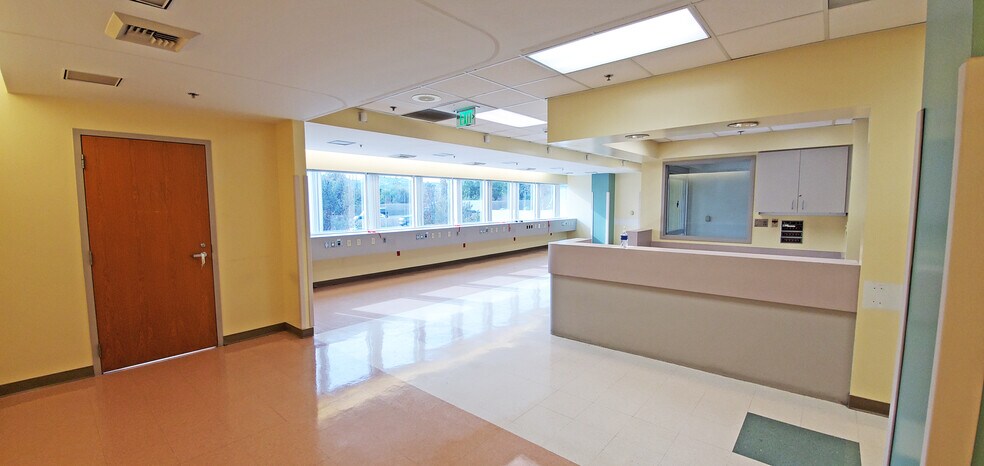 More Photos Of 12660 Riverside Dr, Valley Village Medical For Lease