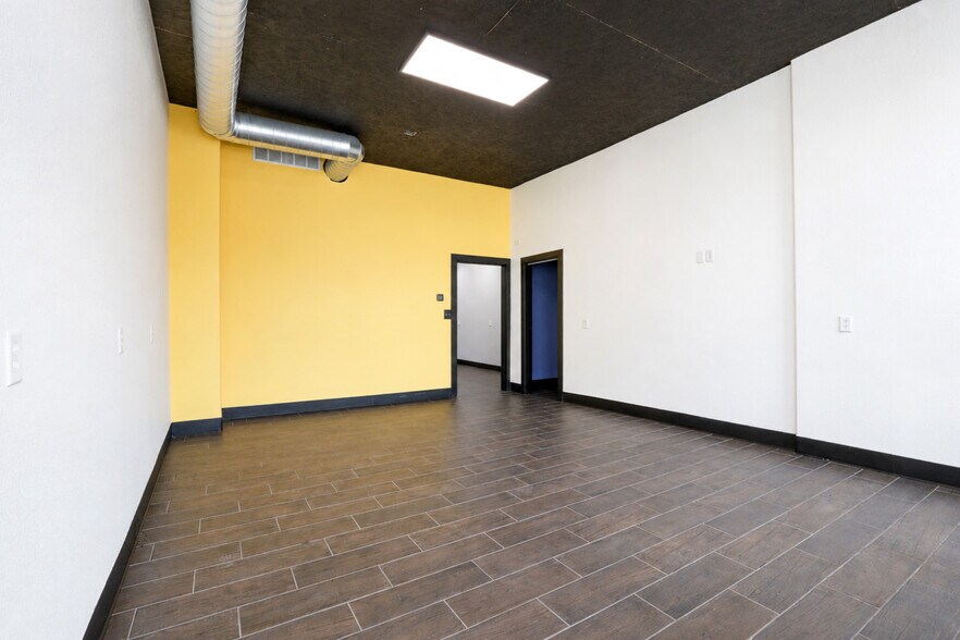 More Photos Of 123 Center Ave N, Mitchellville Office For Lease