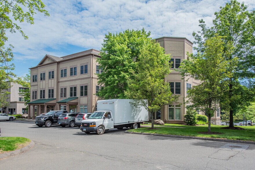 More Photos Of 464 Heritage Rd, Southbury Medical For Lease