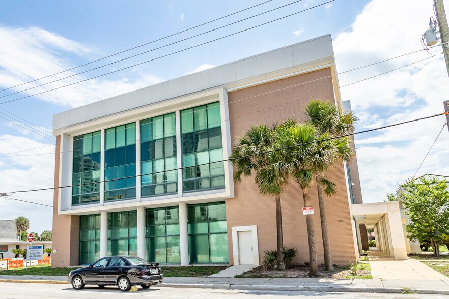 More Photos Of 501 N Grandview Ave, Daytona Beach Medical For Sale
