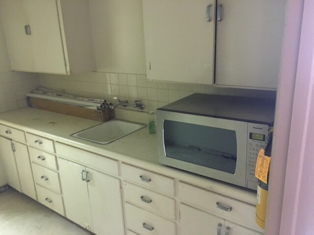 More Photos Of 218 W E St, Ontario Medical For Sale