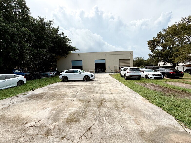 More Photos Of 13301 SW 131st St, Miami Light Distribution For Lease