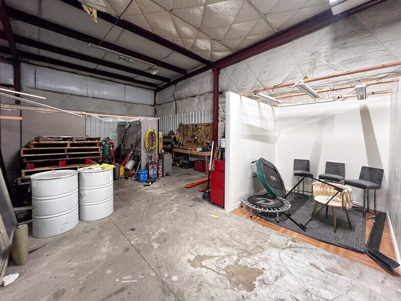 More Photos Of 435 N Main St, Helper Warehouse For Lease