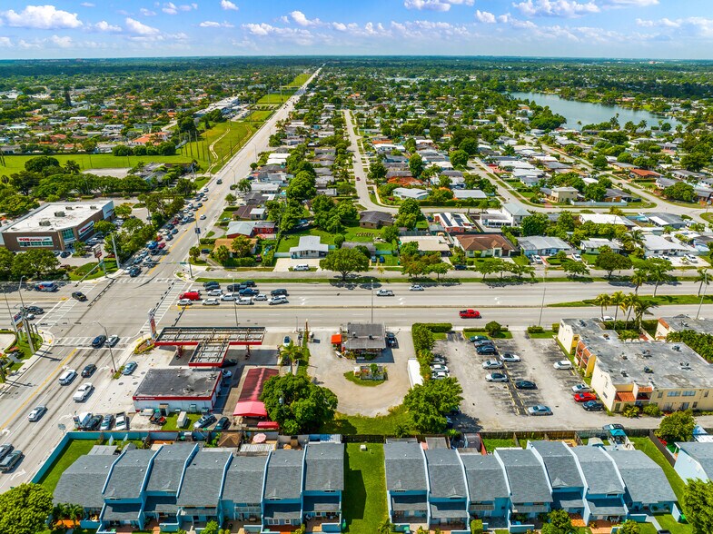 More Photos Of 10737 Sw 40th St, Miami Storefront For Lease