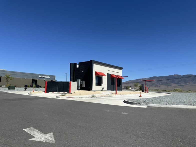 More Photos Of 5 Dayton Village Pky, Dayton Fast Food For Lease