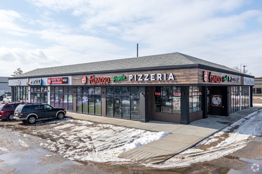 More Photos Of 17011 100th Ave NW, Edmonton Restaurant For Lease