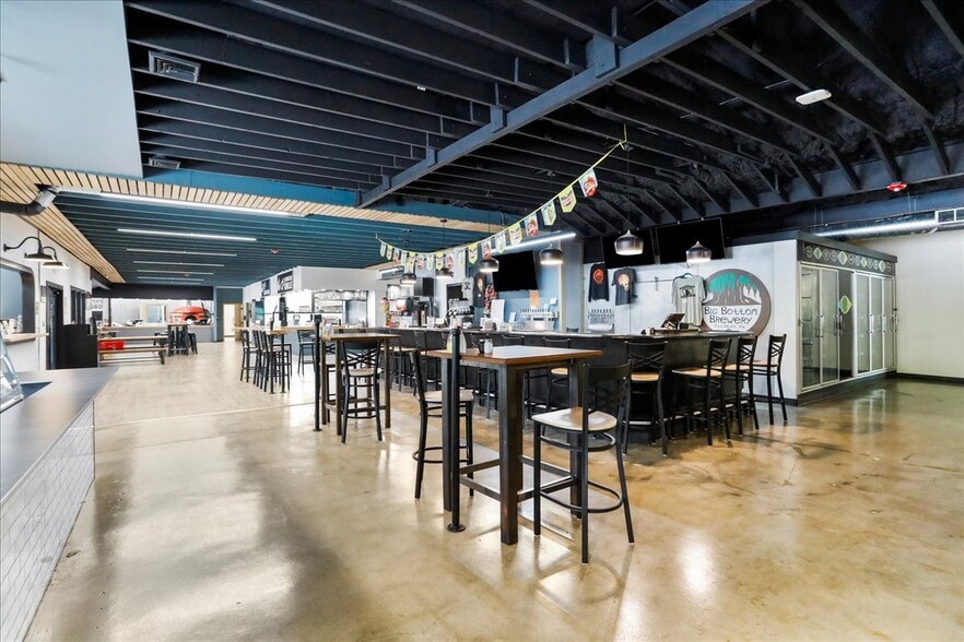 More Photos Of 985 Baltimore Pike, Gettysburg Storefront For Sale