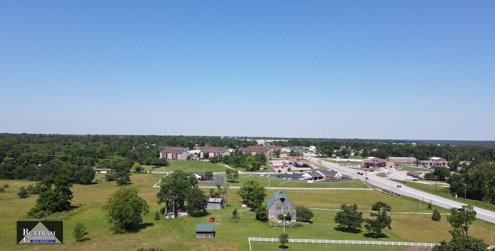 More Photos Of 4014 E 7th St, Joplin General Retail For Sale