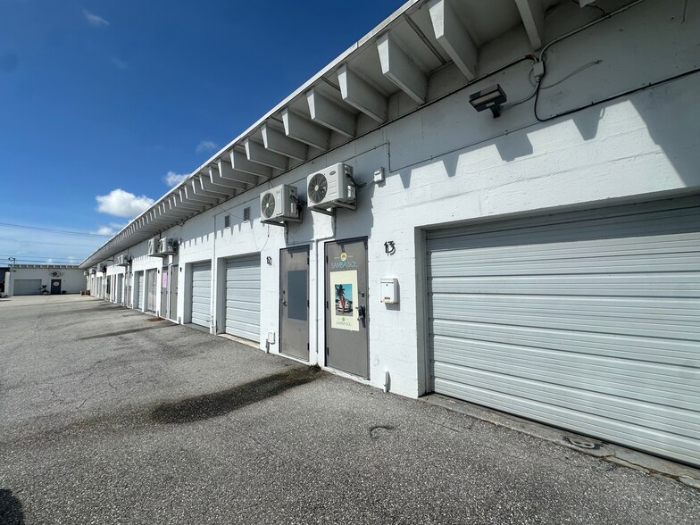 More Photos Of 1211 Okeechobee Rd, West Palm Beach Flex For Lease