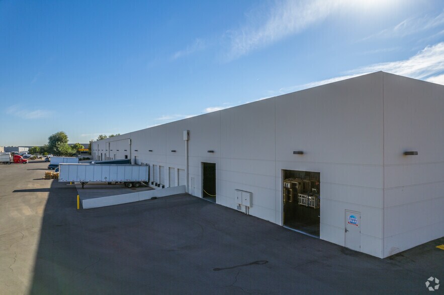 More Photos Of 5750 W Roosevelt St, Phoenix Warehouse For Lease