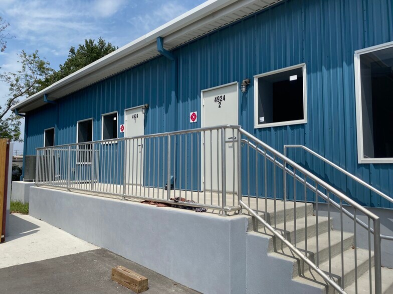 More Photos Of 4924 Denver St, Tampa Office For Lease
