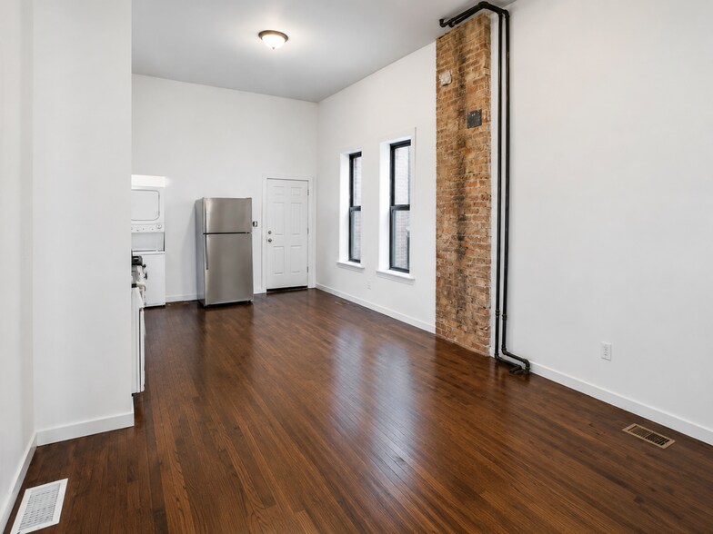 More Photos Of 8714 S Commercial Ave, Chicago Apartments For Sale