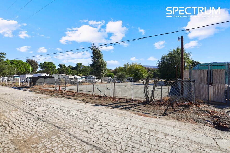 More Photos Of 23642 Pine St, Santa Clarita Land For Sale