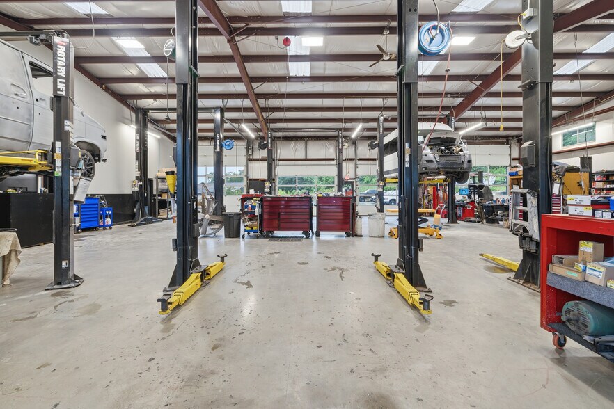 More Photos Of 1097 Eddie Dowling Hwy, North Smithfield Service Station For Sale