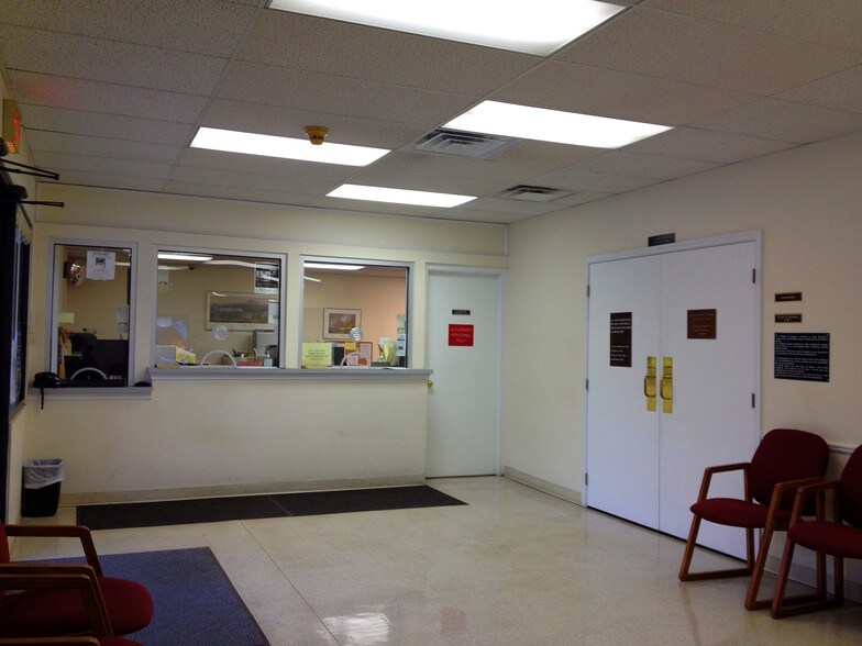 More Photos Of 41-63 N Bailey Rd, Thorndale Freestanding For Lease