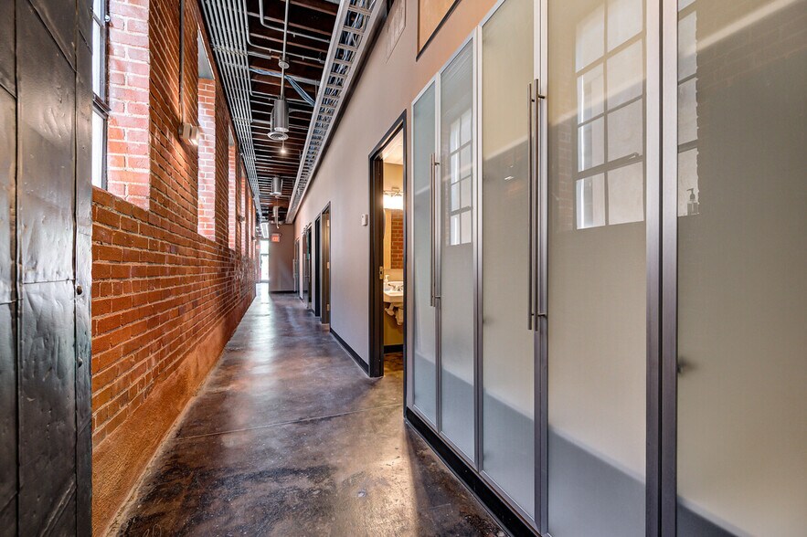 More Photos Of 702 W Sheridan Ave, Oklahoma City Office For Lease