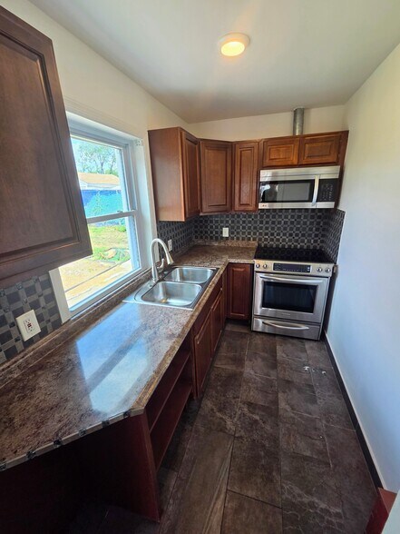 More Photos Of 1125 Prospect St, Ewing Storefront Retail Residential For Lease