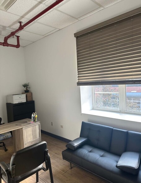 More Photos Of 163 Imlay St, Brooklyn Warehouse For Lease