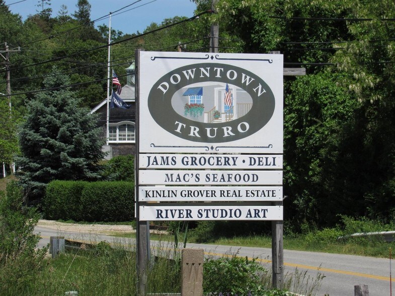 More Photos Of 14 Truro Center Rd, Truro Freestanding For Lease