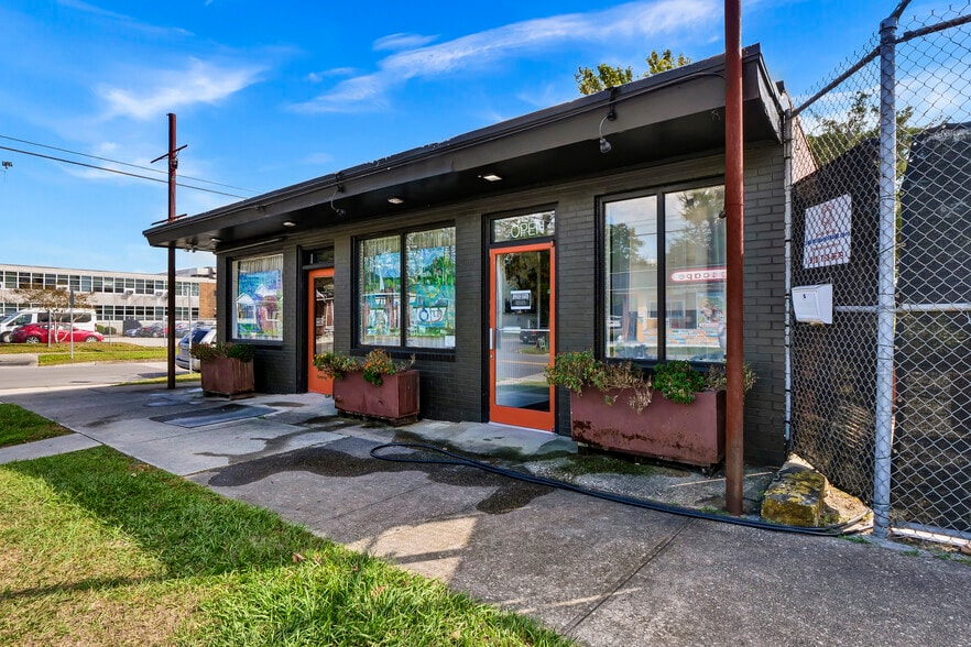 More Photos Of 1120 Princess St, Wilmington Storefront For Sale