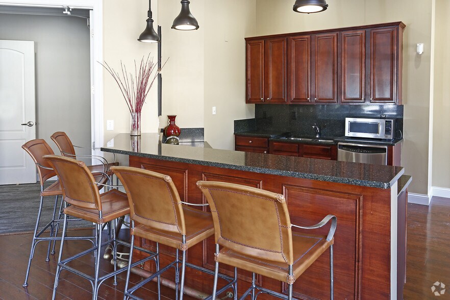 More Photos Of 10225 City Walk Dr, Woodbury Apartments For Sale