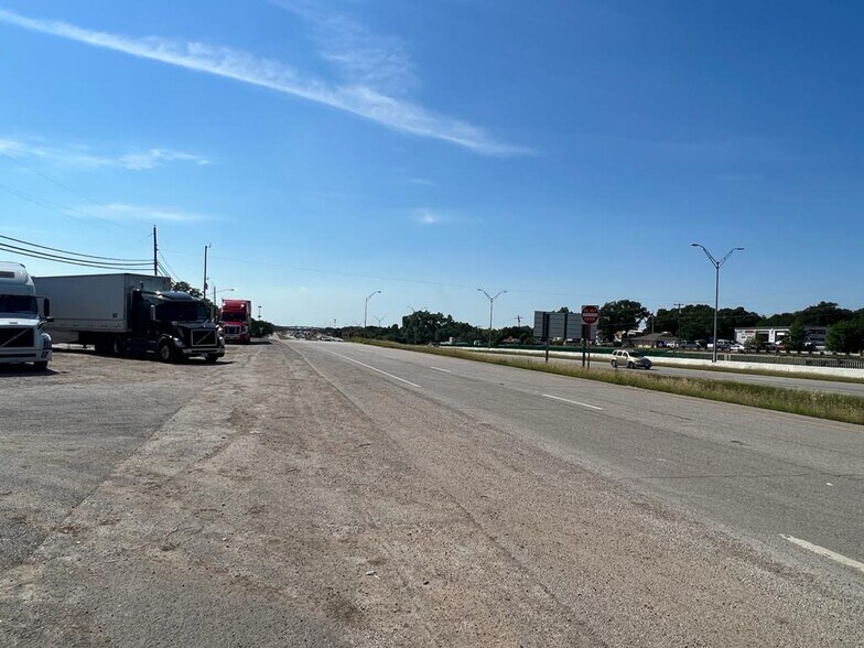 More Photos Of 12720 C F Hawn Fwy, Dallas Auto Repair For Sale