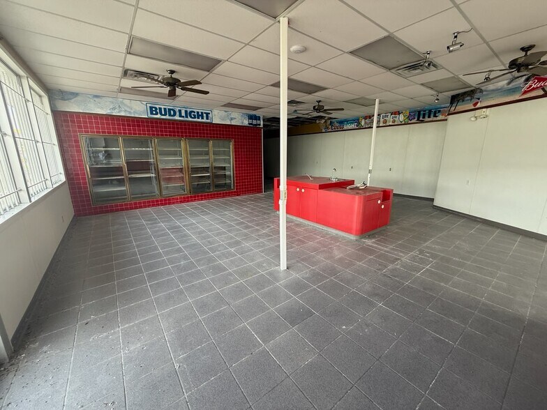 More Photos Of 13411 Interstate 20 W, Lindale Convenience Store For Lease