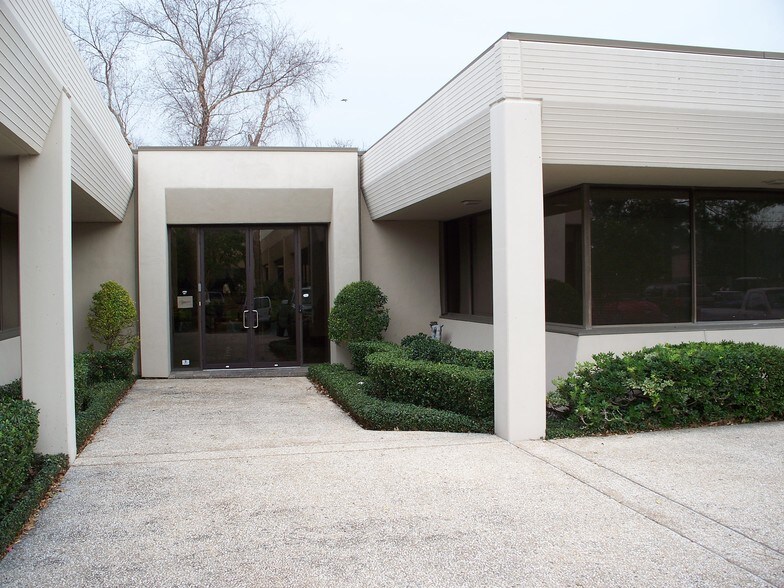 More Photos Of 3731 Briarpark Dr, Houston Unknown For Lease