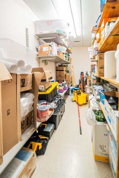 More Photos Of 3530 Park Plaza Rd, Paducah Warehouse For Sale