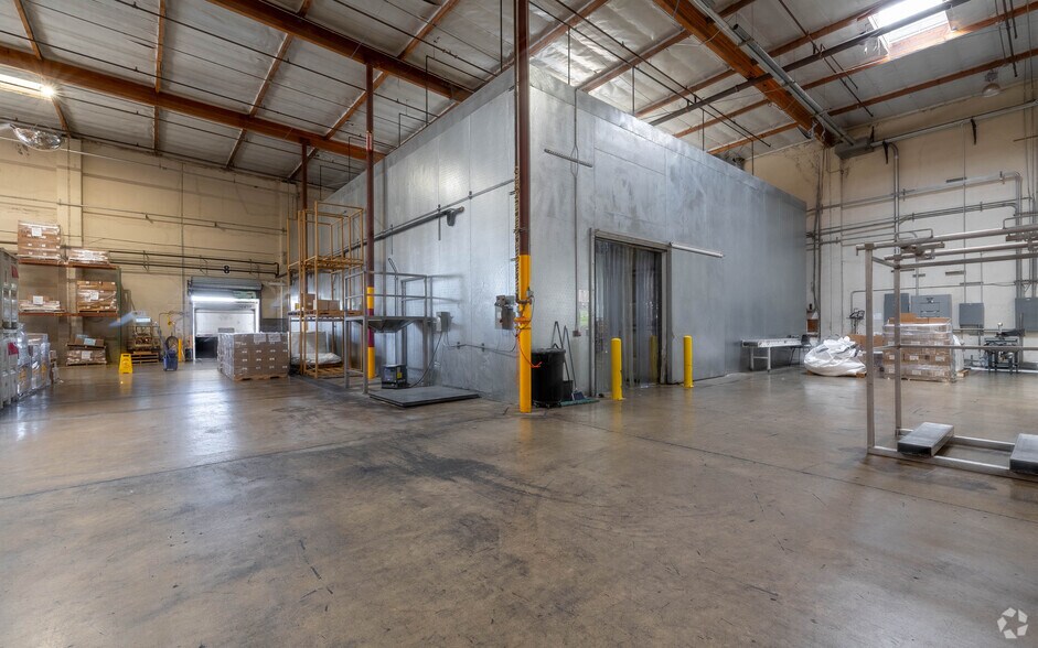 More Photos Of 1192 Vanderbilt Cir, Manteca Warehouse For Lease