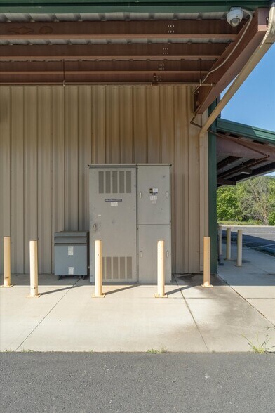 More Photos Of 320 George Reed Dr, San Andreas Manufacturing For Sale